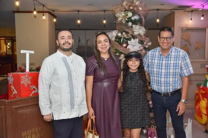 Enciende Árbol de Navidad el Hotel Veracruz Centro Histórico ¡LA FIERA estuvo presente!